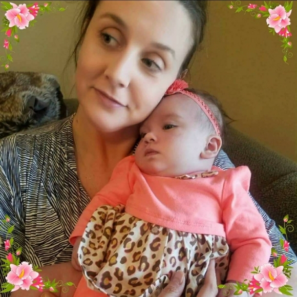 Meet your Posher, Emily - Picture 2 of 5